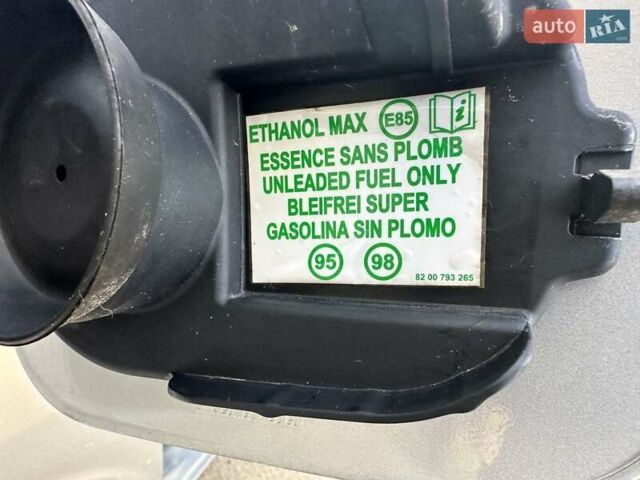 Сірий Рено Меган, об'ємом двигуна 1.6 л та пробігом 200 тис. км за 6300 $, фото 21 на Automoto.ua