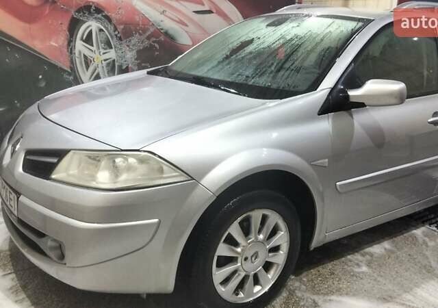 Серый Рено Меган, объемом двигателя 1.6 л и пробегом 232 тыс. км за 5600 $, фото 21 на Automoto.ua