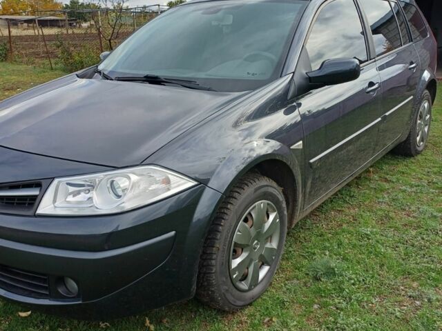 Серый Рено Меган, объемом двигателя 1.6 л и пробегом 211 тыс. км за 5800 $, фото 2 на Automoto.ua