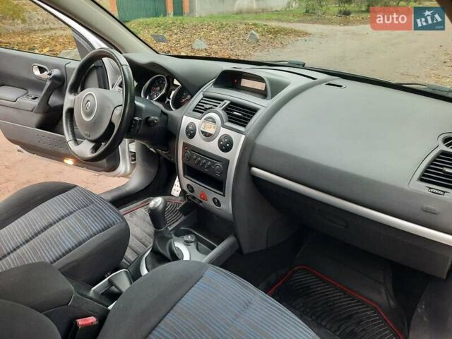 Серый Рено Меган, объемом двигателя 1.6 л и пробегом 224 тыс. км за 5850 $, фото 31 на Automoto.ua