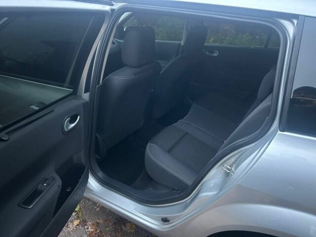 Рено Меган 2008 в Житомире на Automoto.ua Серый Рено Меган, объемом двигателя 1.5 л и пробегом 182 тыс. км за 5800 $, фото 5 на Automoto.ua