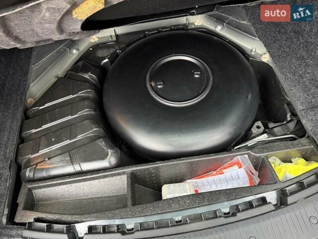Сірий Рено Меган, об'ємом двигуна 1.6 л та пробігом 212 тис. км за 5990 $, фото 29 на Automoto.ua