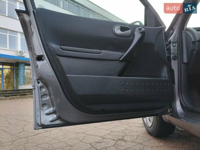 Сірий Рено Меган, об'ємом двигуна 1.6 л та пробігом 185 тис. км за 5600 $, фото 40 на Automoto.ua