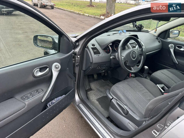 Сірий Рено Меган, об'ємом двигуна 1.6 л та пробігом 187 тис. км за 5600 $, фото 9 на Automoto.ua