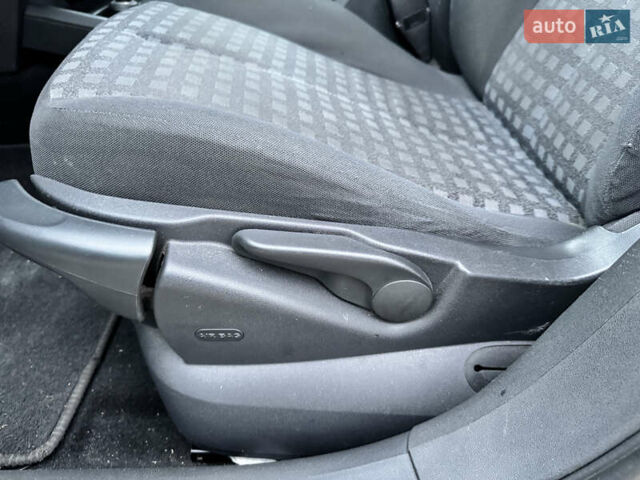 Сірий Рено Меган, об'ємом двигуна 1.6 л та пробігом 184 тис. км за 4799 $, фото 16 на Automoto.ua
