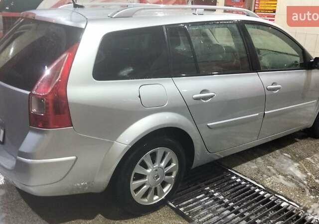 Серый Рено Меган, объемом двигателя 1.6 л и пробегом 232 тыс. км за 5600 $, фото 13 на Automoto.ua