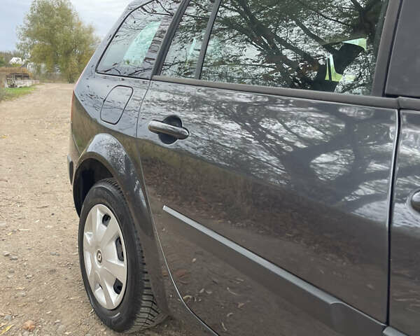 Серый Рено Меган, объемом двигателя 1.6 л и пробегом 217 тыс. км за 5350 $, фото 16 на Automoto.ua