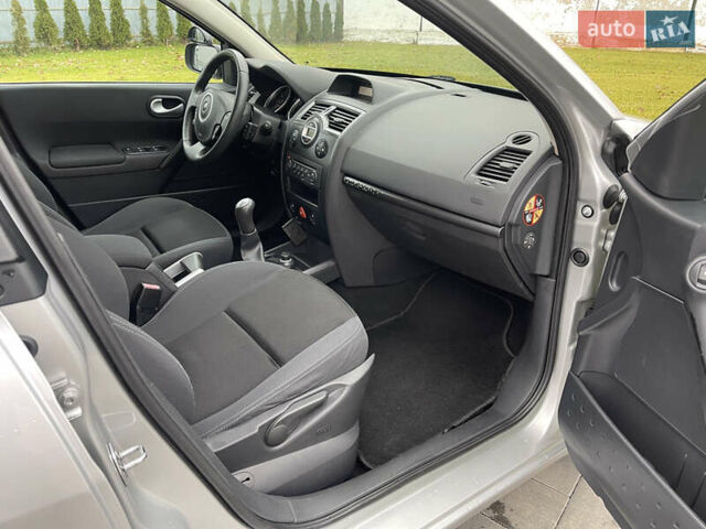 Сірий Рено Меган, об'ємом двигуна 1.6 л та пробігом 171 тис. км за 5999 $, фото 32 на Automoto.ua