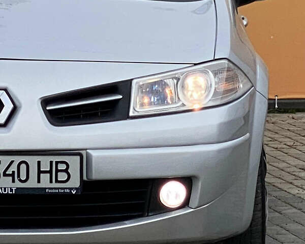 Серый Рено Меган, объемом двигателя 1.6 л и пробегом 250 тыс. км за 5250 $, фото 3 на Automoto.ua