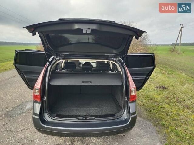 Серый Рено Меган, объемом двигателя 1.5 л и пробегом 205 тыс. км за 5950 $, фото 33 на Automoto.ua