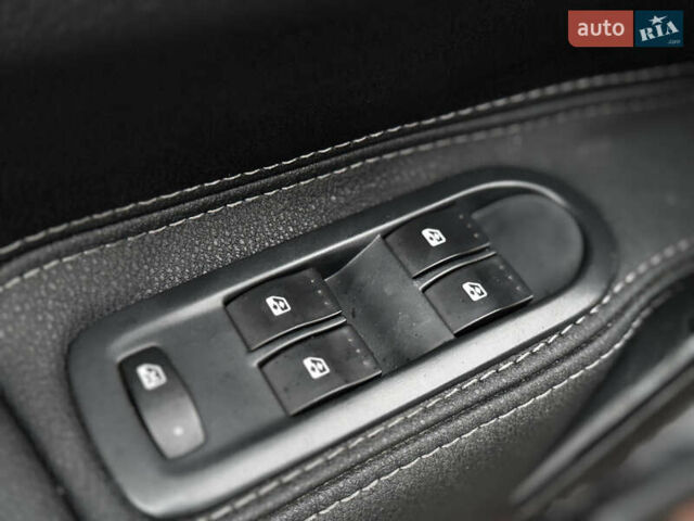 Сірий Рено Меган, об'ємом двигуна 1.6 л та пробігом 250 тис. км за 5200 $, фото 23 на Automoto.ua