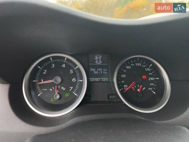 Серый Рено Меган, объемом двигателя 2 л и пробегом 256 тыс. км за 6600 $, фото 4 на Automoto.ua