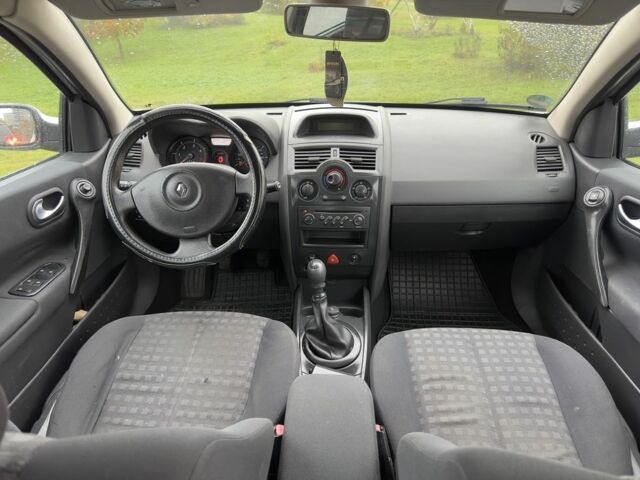 Серый Рено Меган, объемом двигателя 1.5 л и пробегом 250 тыс. км за 2600 $, фото 5 на Automoto.ua