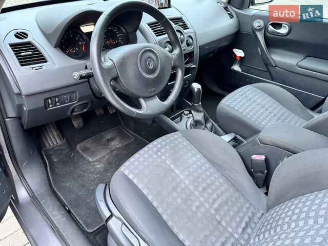 Сірий Рено Меган, об'ємом двигуна 1.6 л та пробігом 184 тис. км за 4799 $, фото 15 на Automoto.ua