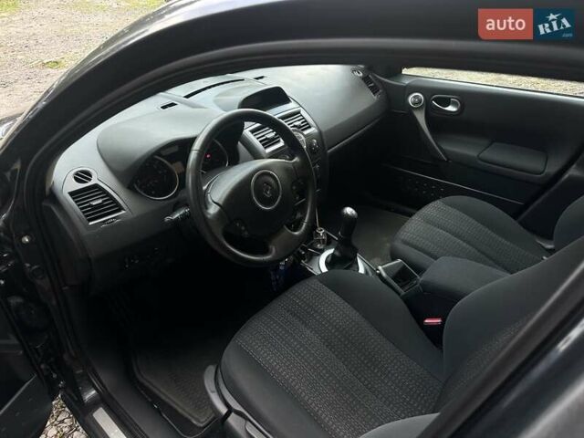 Серый Рено Меган, объемом двигателя 1.6 л и пробегом 193 тыс. км за 5999 $, фото 3 на Automoto.ua