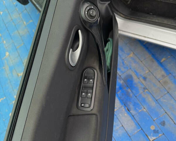 Сірий Рено Меган, об'ємом двигуна 1.87 л та пробігом 320 тис. км за 5400 $, фото 8 на Automoto.ua