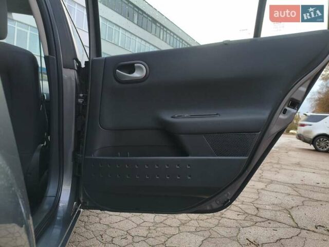 Сірий Рено Меган, об'ємом двигуна 1.6 л та пробігом 185 тис. км за 5600 $, фото 41 на Automoto.ua