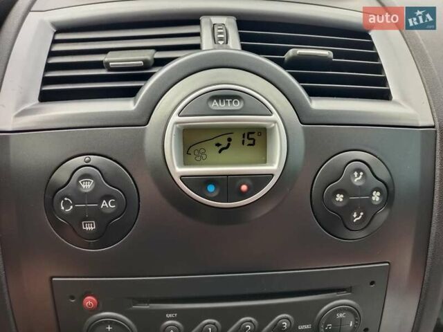 Серый Рено Меган, объемом двигателя 1.5 л и пробегом 205 тыс. км за 5950 $, фото 46 на Automoto.ua