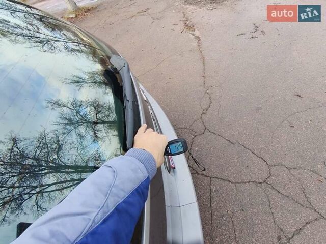 Сірий Рено Меган, об'ємом двигуна 1.6 л та пробігом 185 тис. км за 5600 $, фото 56 на Automoto.ua