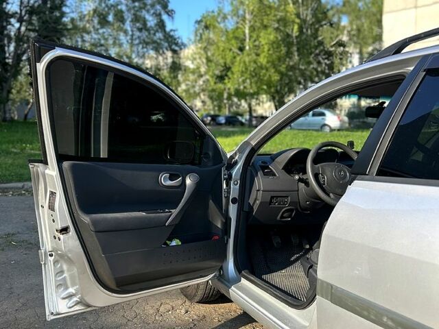 Рено Меган 2008 в Лозовой на Automoto.ua Серый Рено Меган, объемом двигателя 1.6 л и пробегом 191 тыс. км за 5400 $, фото 7 на Automoto.ua