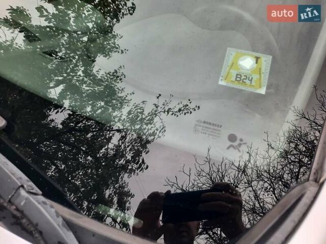 Серый Рено Меган, объемом двигателя 1.6 л и пробегом 224 тыс. км за 5850 $, фото 62 на Automoto.ua