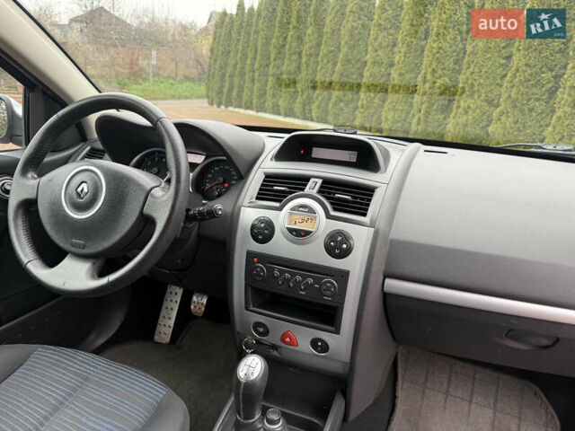 Сірий Рено Меган, об'ємом двигуна 1.6 л та пробігом 143 тис. км за 5700 $, фото 51 на Automoto.ua