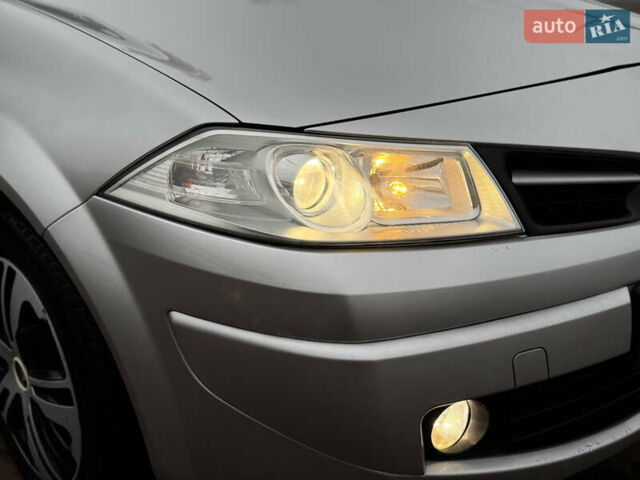 Сірий Рено Меган, об'ємом двигуна 1.6 л та пробігом 250 тис. км за 5200 $, фото 13 на Automoto.ua