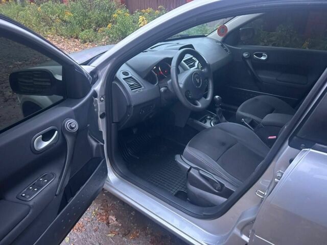 Рено Меган 2008 в Житомире на Automoto.ua Серый Рено Меган, объемом двигателя 1.5 л и пробегом 182 тыс. км за 5800 $, фото 4 на Automoto.ua