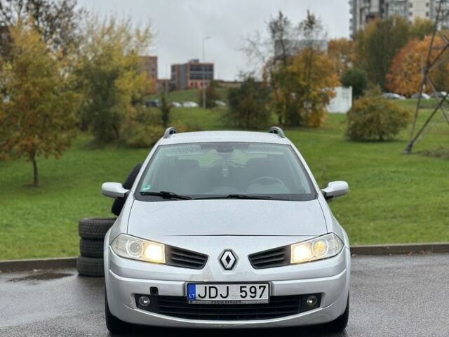 Серый Рено Меган, объемом двигателя 1.5 л и пробегом 250 тыс. км за 2600 $, фото 2 на Automoto.ua