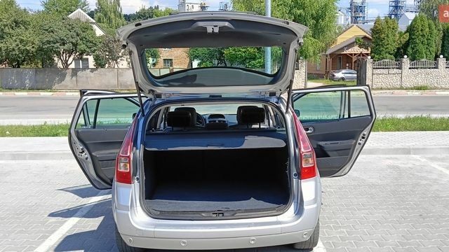 Сірий Рено Меган, об'ємом двигуна 1.6 л та пробігом 147 тис. км за 5500 $, фото 15 на Automoto.ua