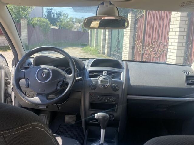 Рено Меган 2008 в Житомире на Automoto.ua Серый Рено Меган, объемом двигателя 1.9 л и пробегом 257 тыс. км за 5299 $, фото 7 на Automoto.ua