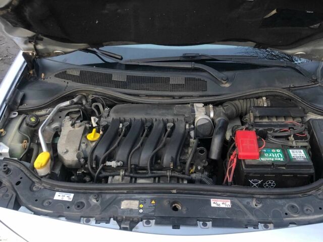 Сірий Рено Меган, об'ємом двигуна 2 л та пробігом 205 тис. км за 6400 $, фото 2 на Automoto.ua