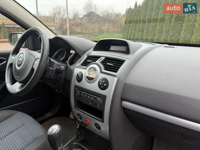 Сірий Рено Меган, об'ємом двигуна 1.6 л та пробігом 143 тис. км за 5700 $, фото 48 на Automoto.ua