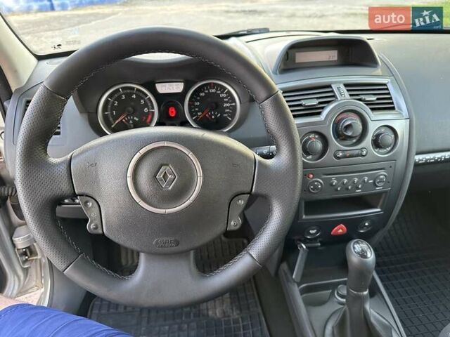 Сірий Рено Меган, об'ємом двигуна 1.6 л та пробігом 200 тис. км за 6300 $, фото 26 на Automoto.ua