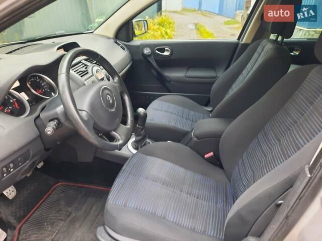 Серый Рено Меган, объемом двигателя 1.6 л и пробегом 224 тыс. км за 5850 $, фото 70 на Automoto.ua