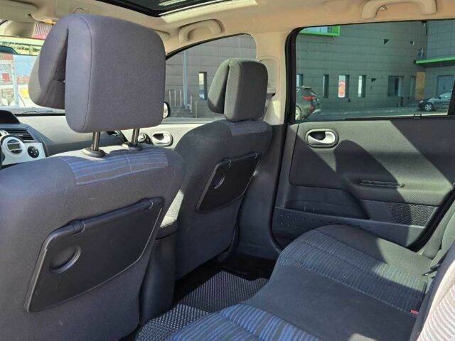 Серый Рено Меган, объемом двигателя 2 л и пробегом 166 тыс. км за 6499 $, фото 13 на Automoto.ua