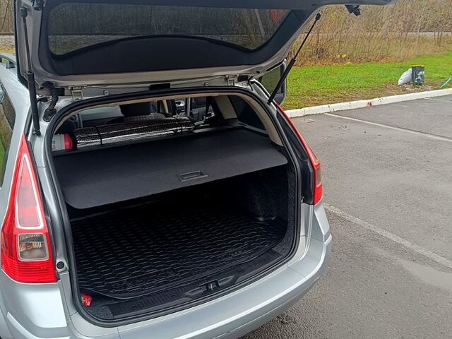 Сірий Рено Меган, об'ємом двигуна 1.5 л та пробігом 270 тис. км за 5200 $, фото 4 на Automoto.ua