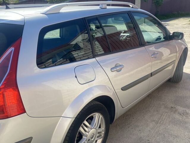 Рено Меган 2008 в Житомире на Automoto.ua Серый Рено Меган, объемом двигателя 1.9 л и пробегом 257 тыс. км за 5299 $, фото 2 на Automoto.ua