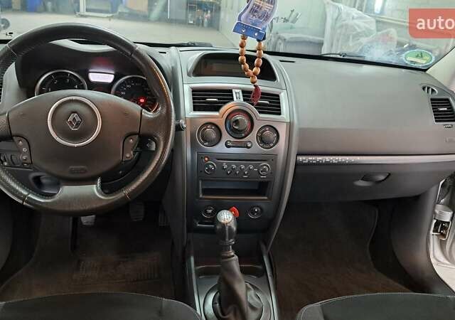 Серый Рено Меган, объемом двигателя 1.5 л и пробегом 240 тыс. км за 6100 $, фото 45 на Automoto.ua