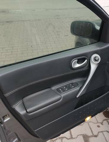 Сірий Рено Меган, об'ємом двигуна 1.6 л та пробігом 268 тис. км за 5700 $, фото 2 на Automoto.ua