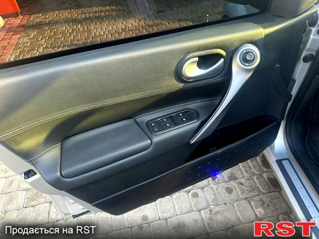 Сірий Рено Меган, об'ємом двигуна 1.6 л та пробігом 269 тис. км за 4999 $, фото 7 на Automoto.ua