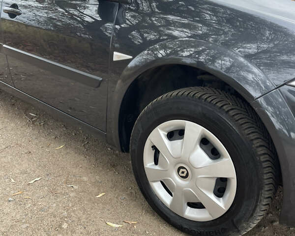 Серый Рено Меган, объемом двигателя 1.6 л и пробегом 217 тыс. км за 5350 $, фото 13 на Automoto.ua