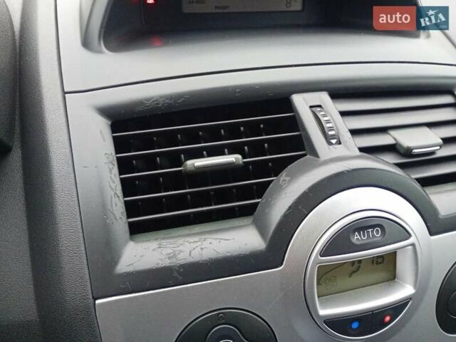Сірий Рено Меган, об'ємом двигуна 1.6 л та пробігом 342 тис. км за 5500 $, фото 38 на Automoto.ua