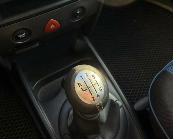 Сірий Рено Меган, об'ємом двигуна 1.5 л та пробігом 251 тис. км за 4750 $, фото 27 на Automoto.ua