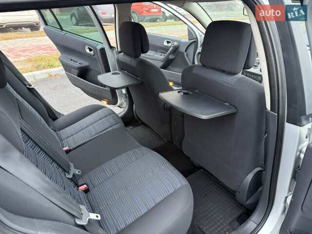 Серый Рено Меган, объемом двигателя 1.6 л и пробегом 213 тыс. км за 5100 $, фото 40 на Automoto.ua