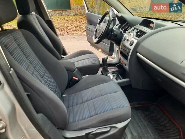 Серый Рено Меган, объемом двигателя 1.6 л и пробегом 224 тыс. км за 5850 $, фото 32 на Automoto.ua