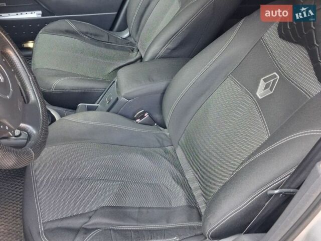 Сірий Рено Меган, об'ємом двигуна 1.6 л та пробігом 239 тис. км за 5800 $, фото 19 на Automoto.ua