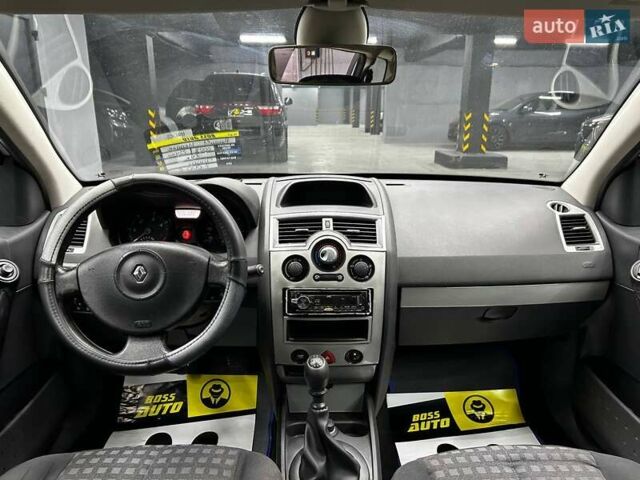 Серый Рено Меган, объемом двигателя 0 л и пробегом 224 тыс. км за 7000 $, фото 9 на Automoto.ua