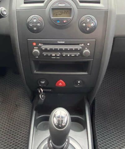 Серый Рено Меган, объемом двигателя 1.6 л и пробегом 250 тыс. км за 5250 $, фото 15 на Automoto.ua