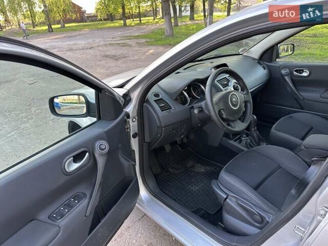 Сірий Рено Меган, об'ємом двигуна 1.6 л та пробігом 200 тис. км за 6300 $, фото 13 на Automoto.ua